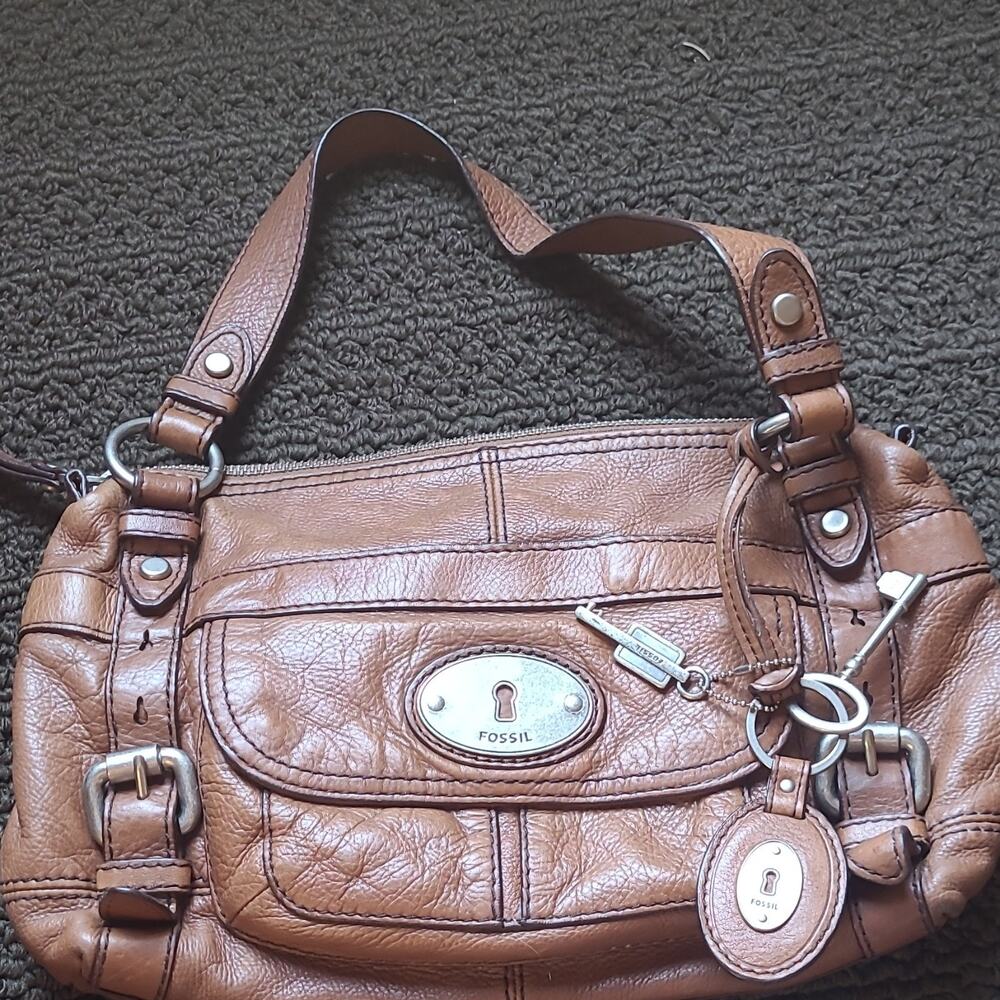 Fossil Womens Brown Solid Shoulder Bag Zip Top Crescent Medium Pebbled Key Charm